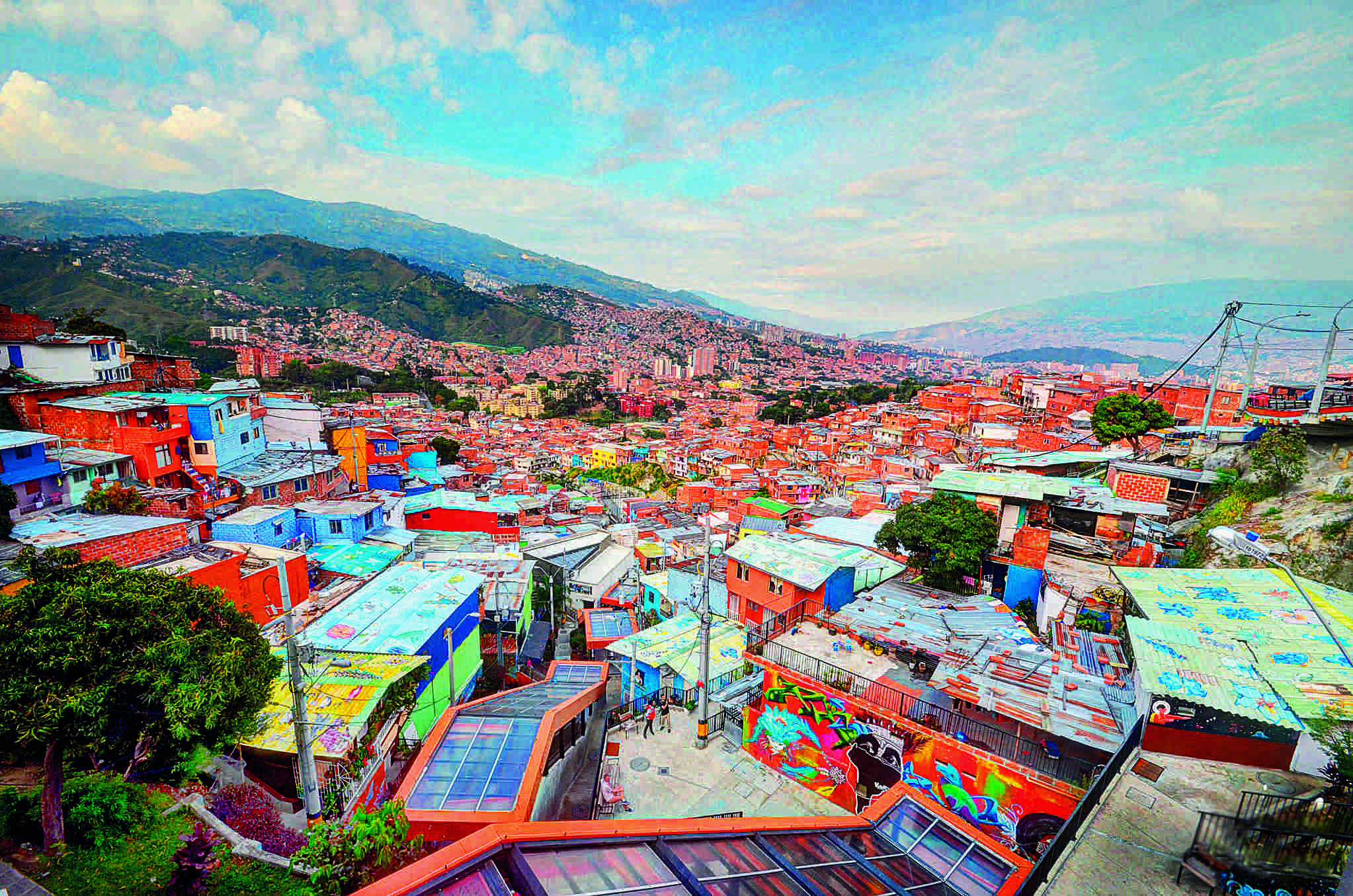 Comuna Un Lugar Imperdible Que Refleja El Cambio Social De Colombia