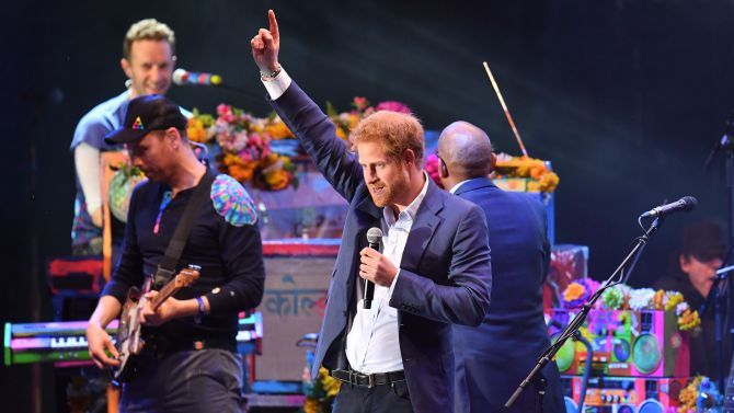 El Príncipe Harry se declara cantante