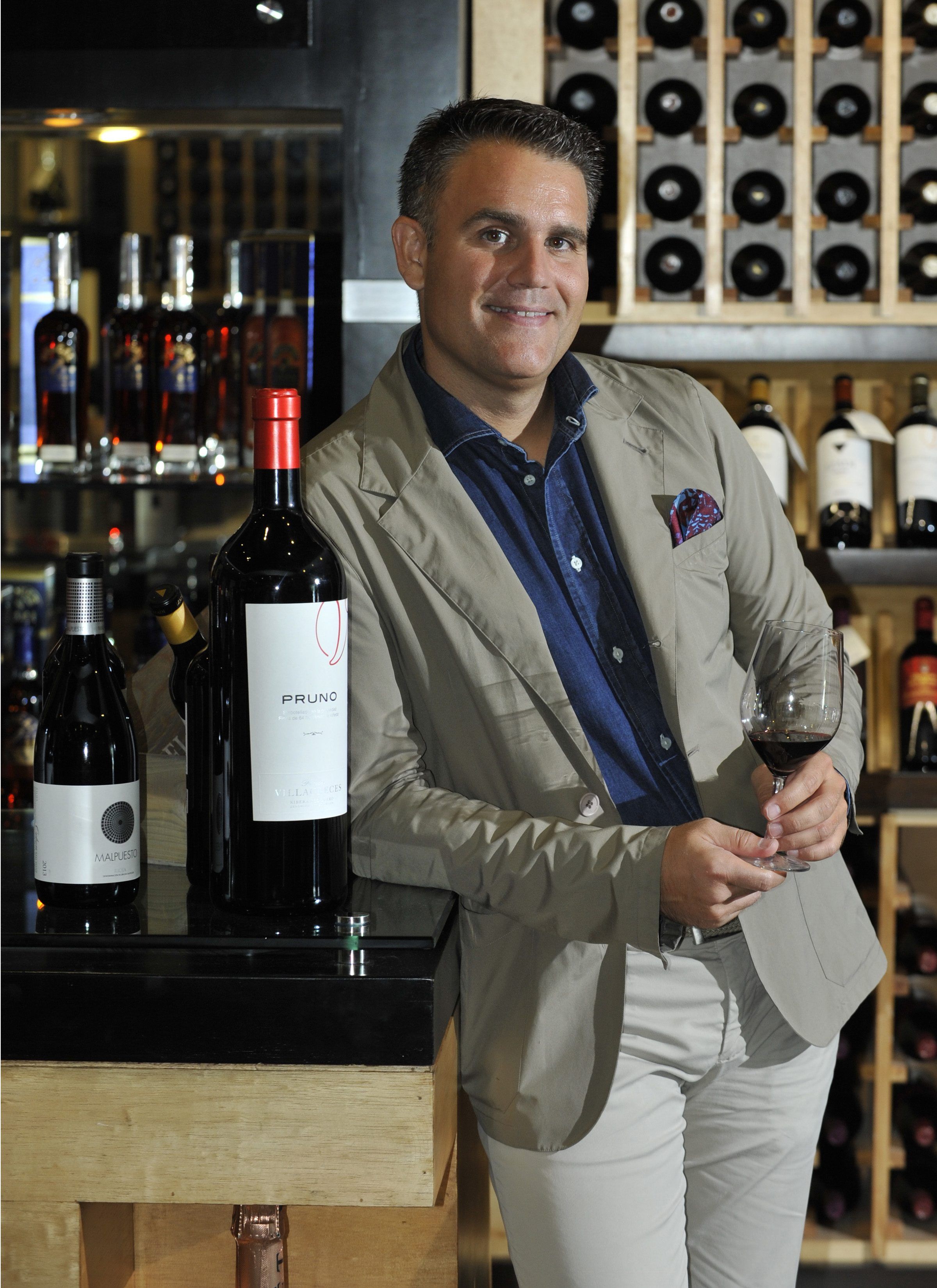 Lalo Antón: «Un vino debe tener elegancia, invitarte a beber… Que al probarlo te diga muchas cosas»