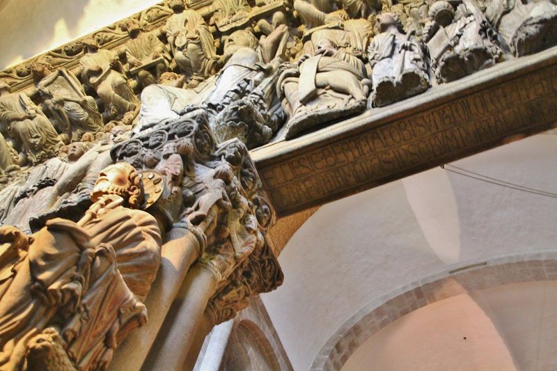 Reparación del «Pórtico de la Gloria» devela siglos de historia