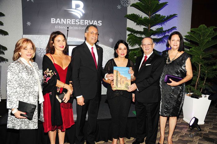 Banreservas brinda por la Navidad