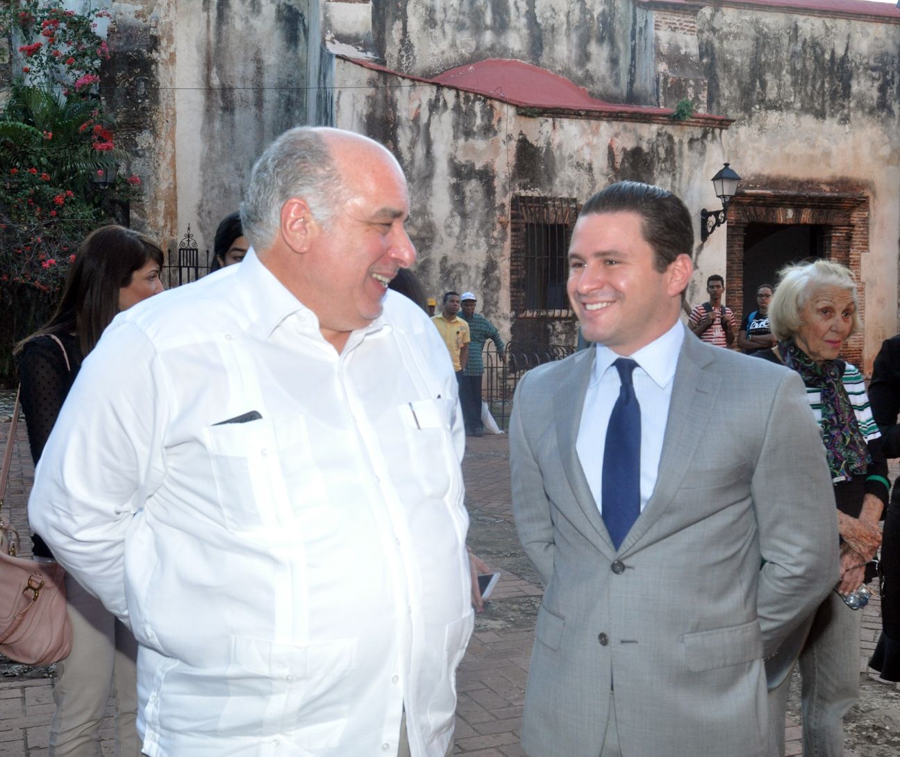 Develan escultura del cristo sin hogar