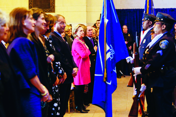 USA Postal Services rinde homenaje a Oscar de la Renta