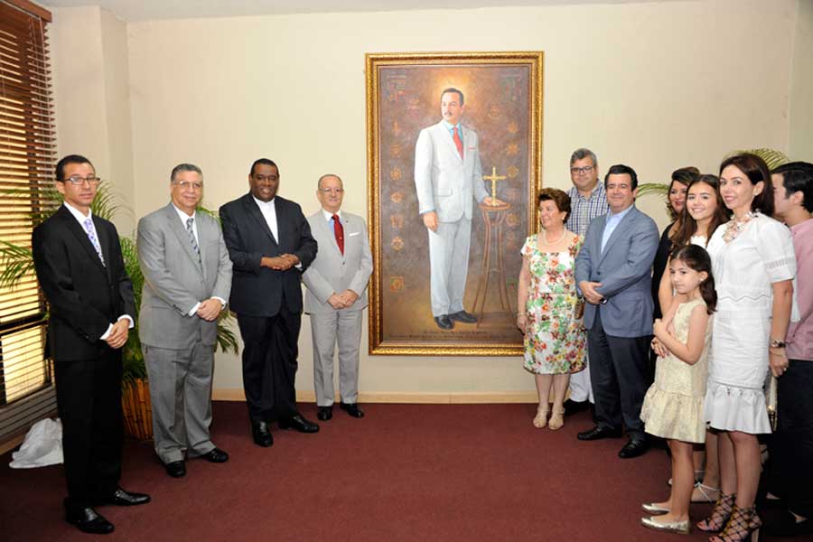 Develizan retrato de César Ivan Feris en Universidad Católica