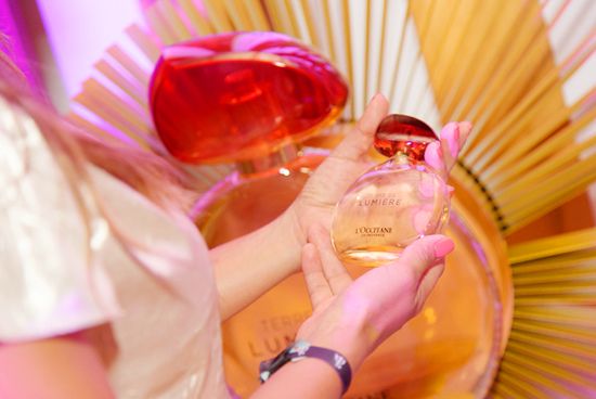 Perfumadas de los rayos del sol con L’Occitane
