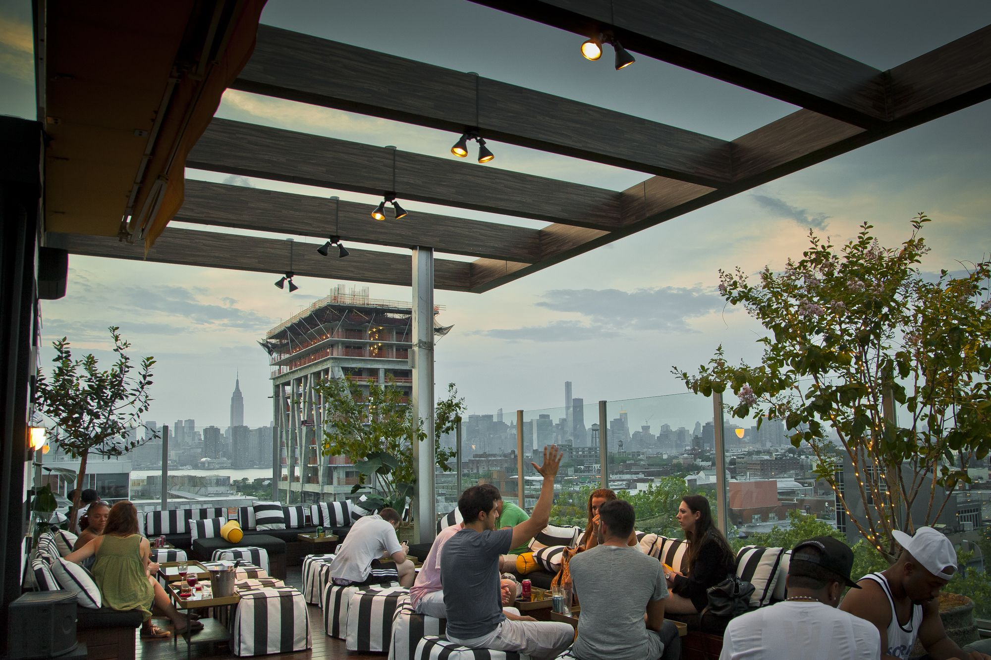 Gallow Green: El regio y moderno roof top de New York