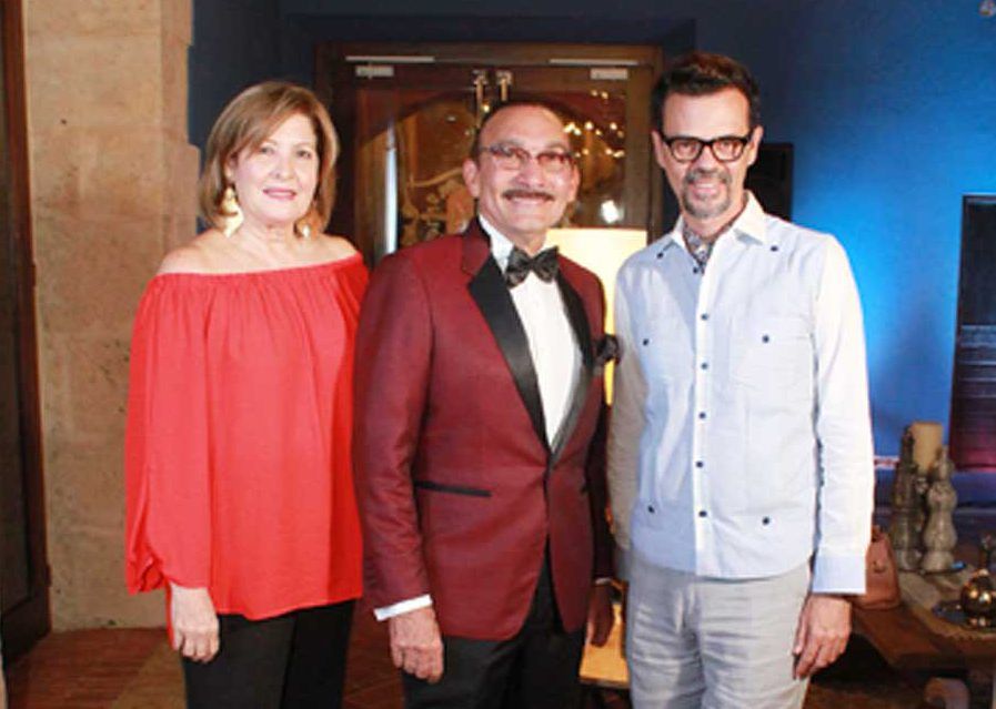 Arcadio Díaz exhibe su nueva colección Brisa Fresca