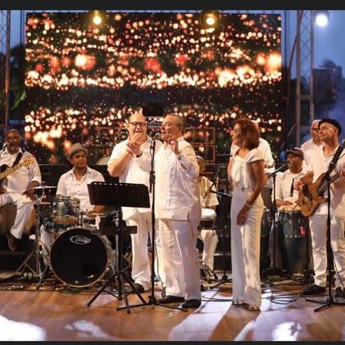 Celebrando el 72 cumpleaños de Frank Rainieri