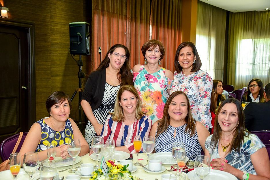 Fundación realiza desayuno benéfico