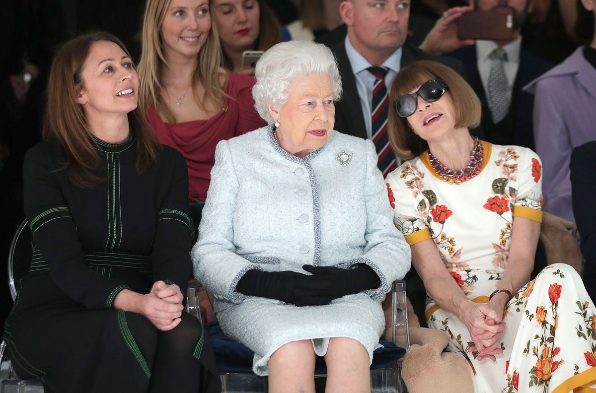 La Reina Isabel II en la semana de la moda de Londres