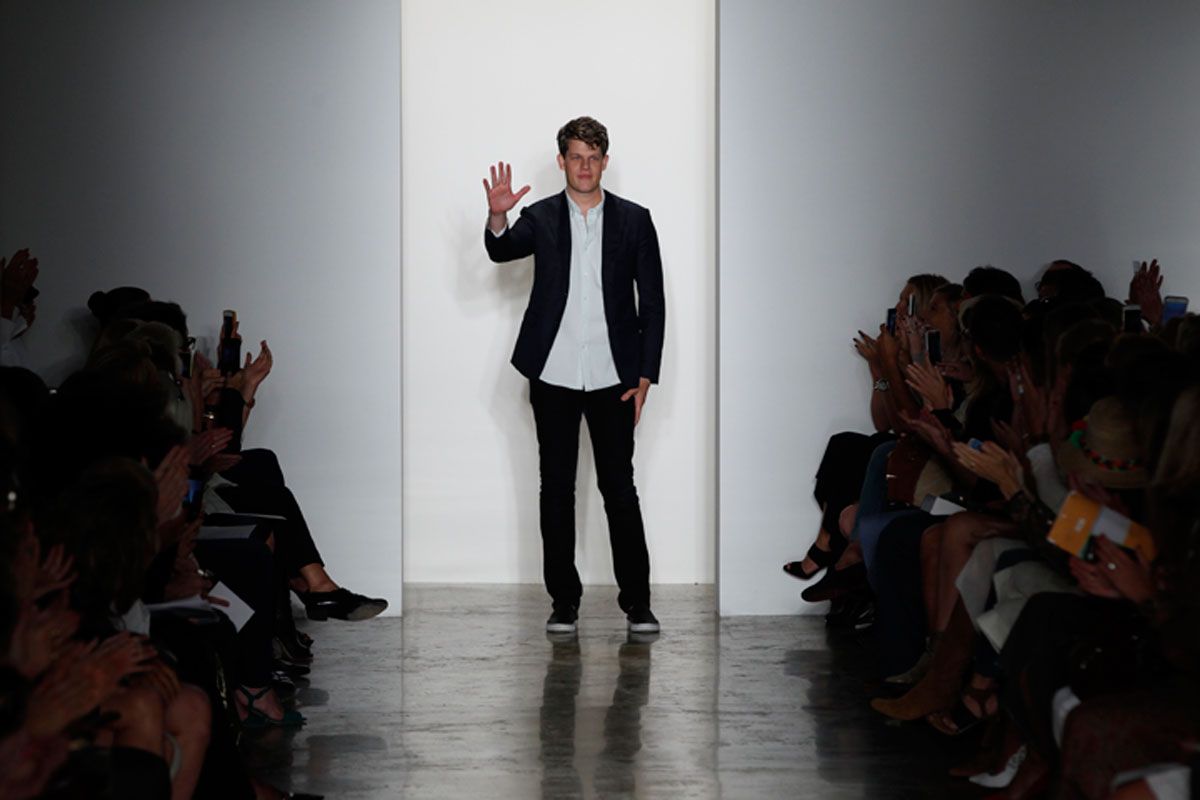 Wes Gordon: El pupilo de Oscar de la Renta toma las riendas creativas de Carolina Herrera