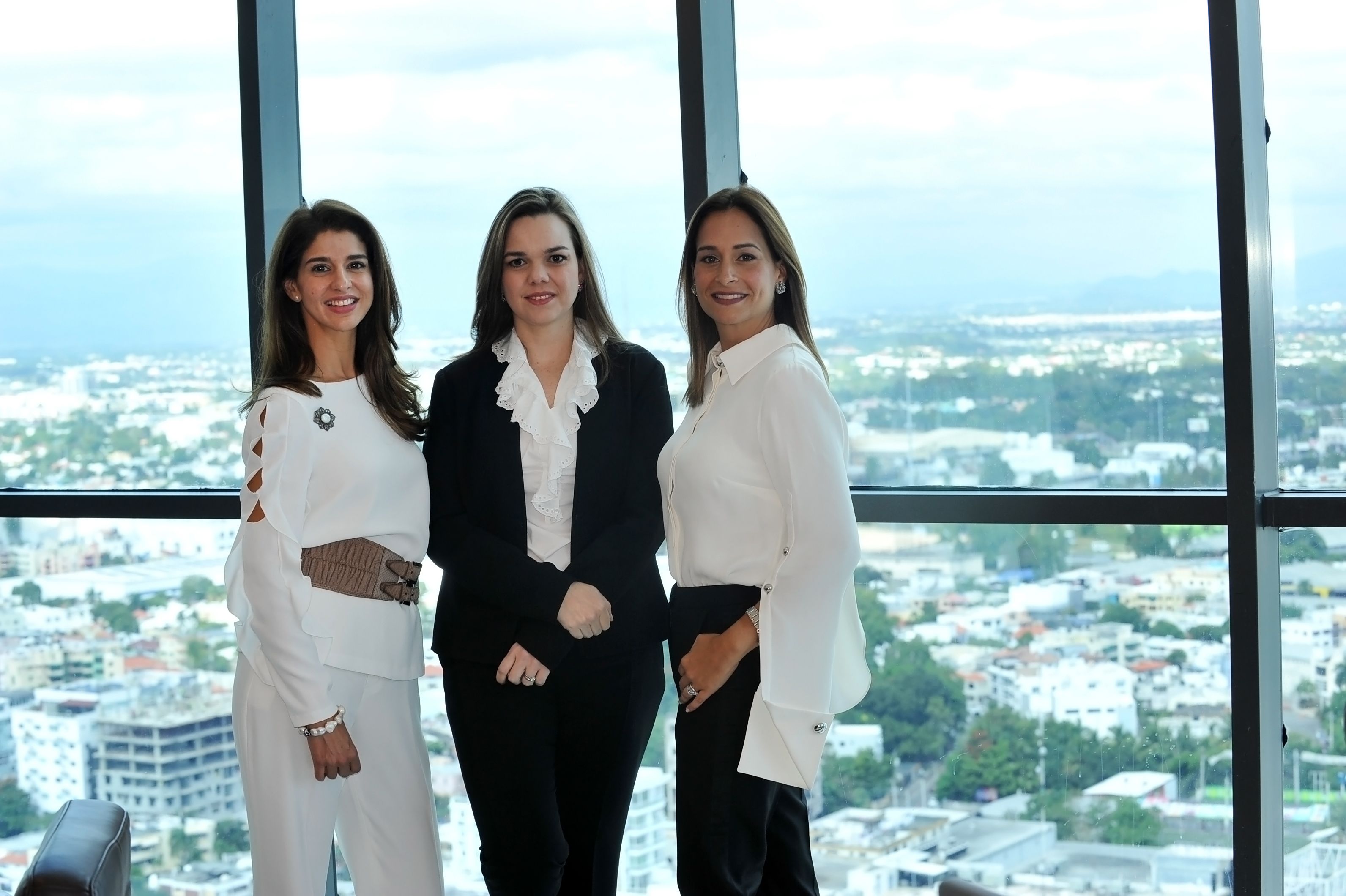 Xinara Croes, Emiliana Velutini y Wendy Durán