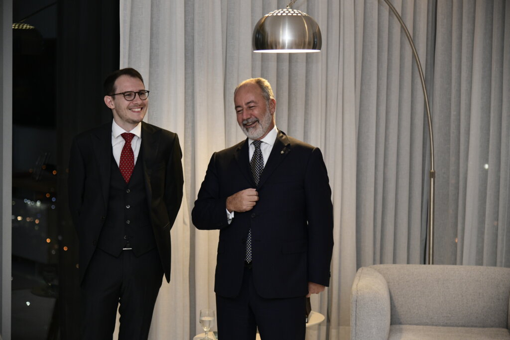 PRINCIPAL-Matia-Lupini-y-Stefano-Queirolo-Palmas