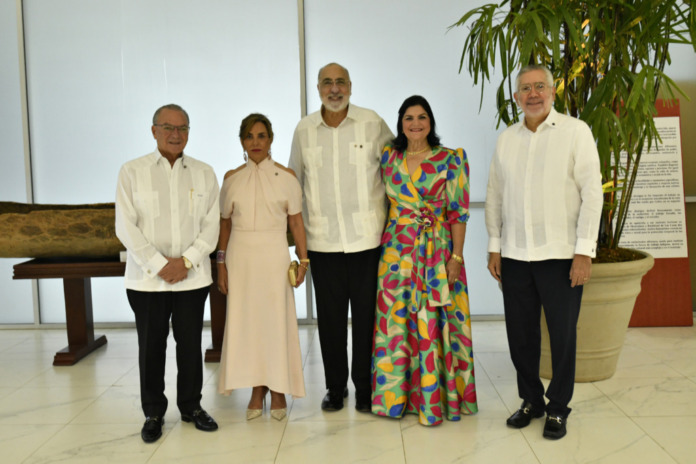 PRINCIPAL Frank Rinieri, Haydée Rainieri, Jose Luis Rodríguez Bonetti, Maria Teresa Hermida de Rodríguez y Enrique Valdez