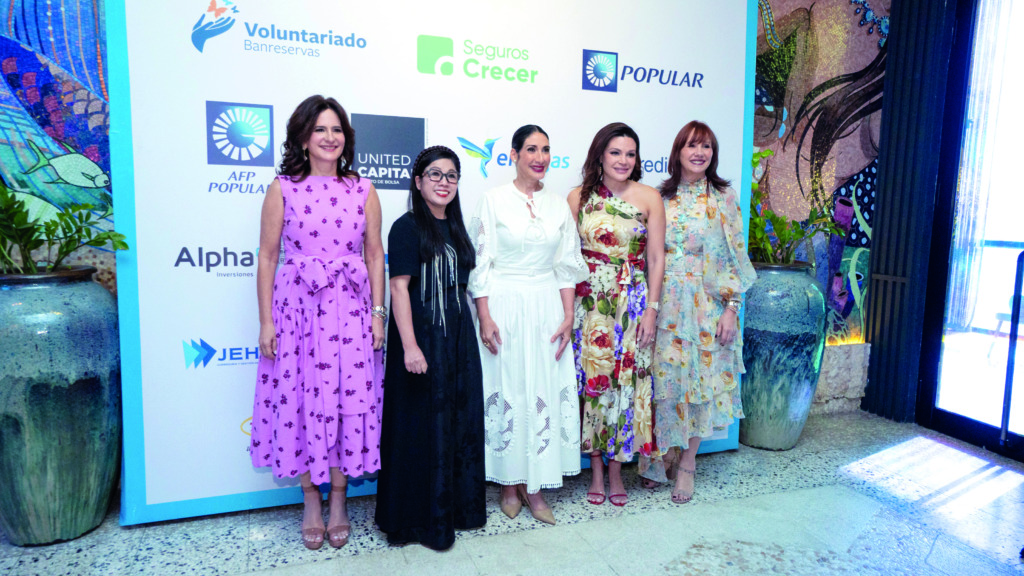 Voluntariado del Hospital General Plaza de la Salud 10 MODA SOLIDARIA 76