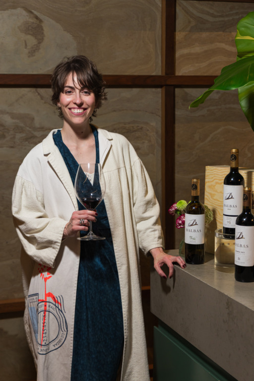 Patricia y María Balbás: Séptima generación de Bodegas Balbás 3 04 02LaBodegaCataBalbasLB 27