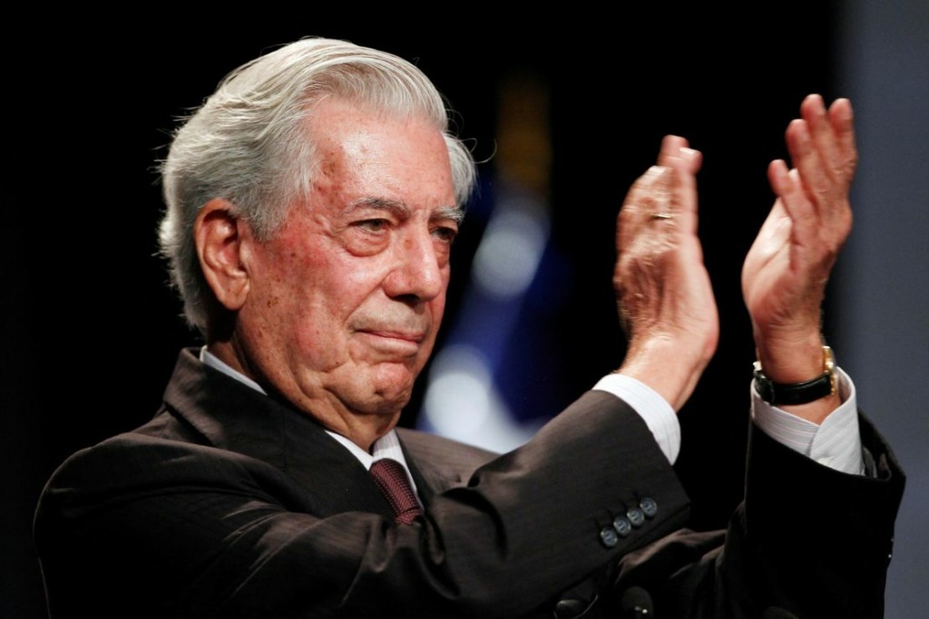 Perú despide a Vargas Llosa en la intimidad familiar y limeños recuerdan su legado 2 2025 04 14t010920z 508851959 rc2dxdah1cfc rtrmadp 3 people mario vargas llosa 20250414013940022