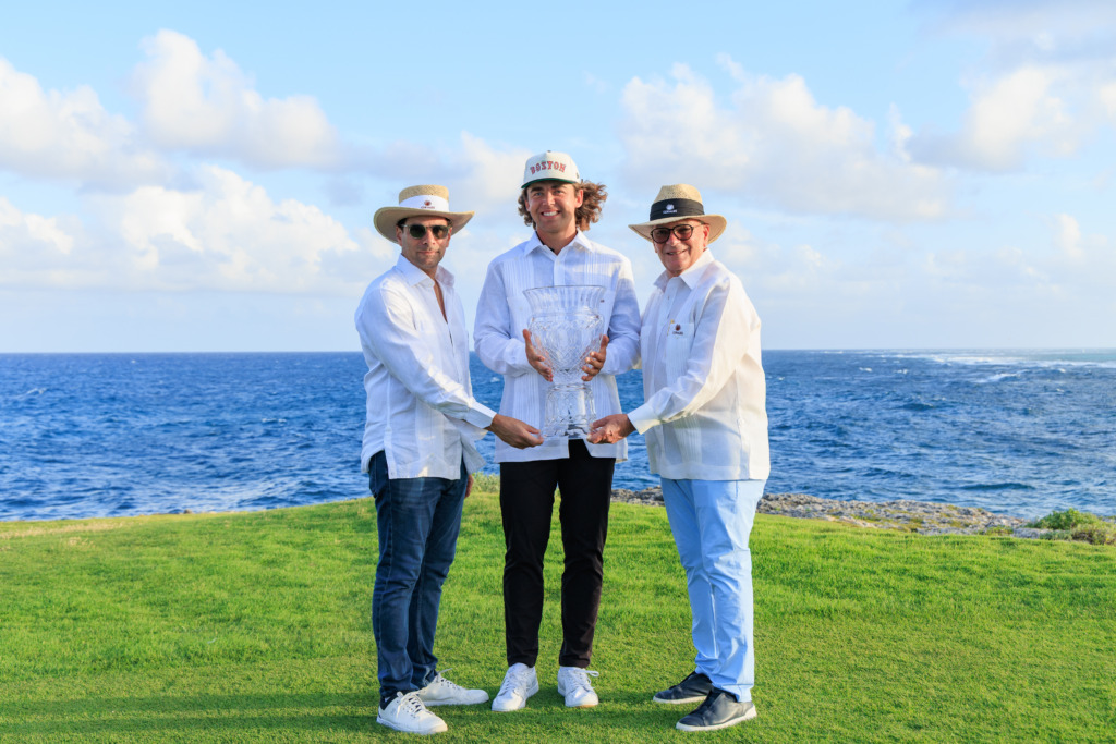 Garrick Higgo es el nuevo rey del Corales Puntacana Championship 2025 1 Frank Elias Rainieri Garrick Higgo y Frank Rainieri 2