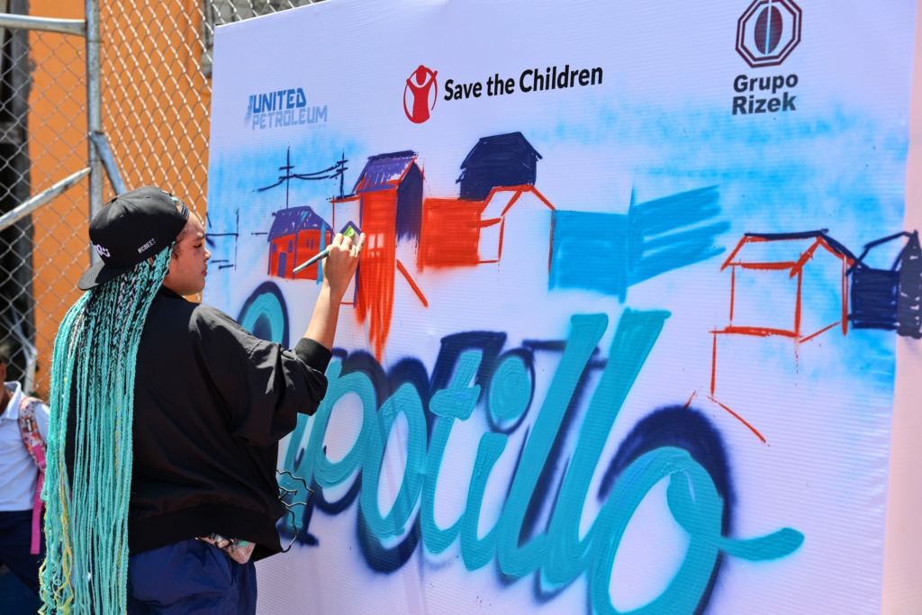 Save the Children inaugura “El Poder del Arte – Capotillo” 4 MP6 4410