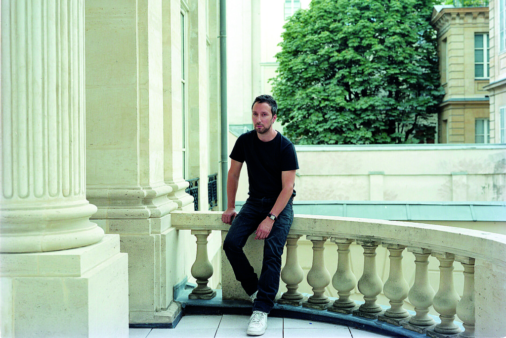 Anthony Vaccarello: El arte de reimaginar Yves Saint Laurent 1 Anthony Vaccarello - Yves Saint Laurent