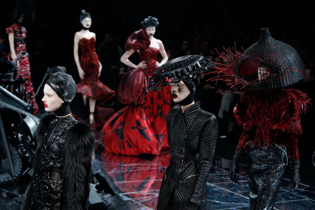 Las experiencias inmersivas : las grandes pasarelas del mundo de la moda 3 5799466