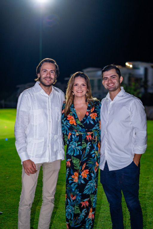Playa Nueva Romana inaugura el primer campo de golf ilumiado en República Dominicana 6 BRUNO FERNANDEZ ADRIANA JIMENEZ Y ANDRES SANCHEZ