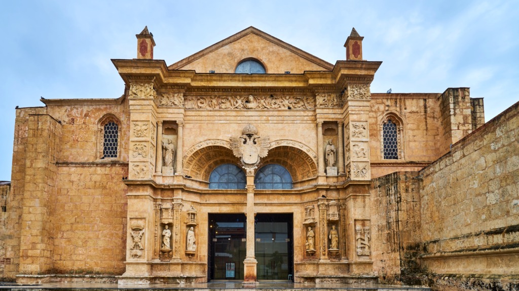 8 lugares emblemáticos de la República Dominicana: Tesoros naturales, históricos y culturales 2 Catedral Primada de America