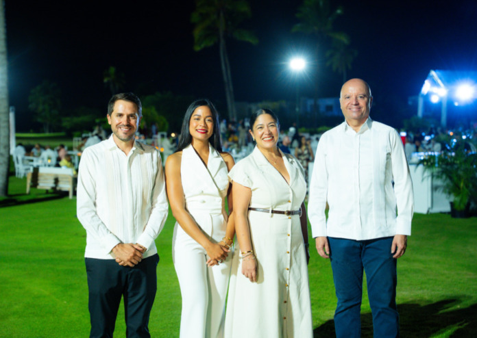 FOTO 2 -SECUNDARIA - CARLOS DE LINANRES, LOIRY PILIER, ROSA ZAPATA Y JESUS DURAN