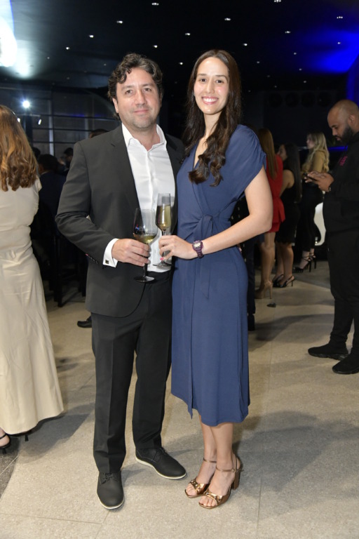 Autozama reinaugura su showroom con elegancia y visión de futuro 10 Ivan Felix y Donata Caputo
