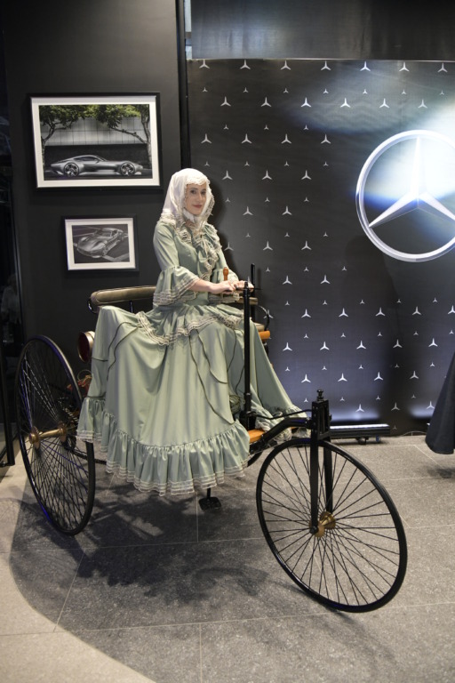 Autozama reinaugura su showroom con elegancia y visión de futuro 16 JCP2543