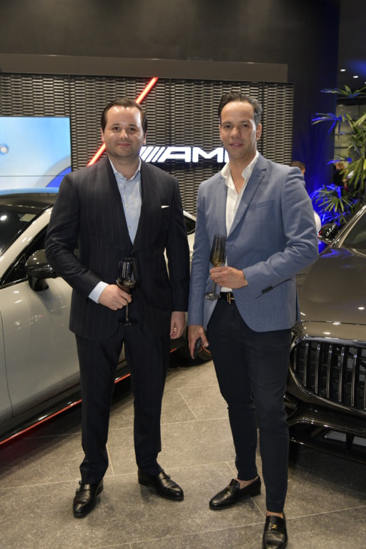 Autozama reinaugura su showroom con elegancia y visión de futuro 7 Juan Carlos Gautreau y Kelvin Guzman
