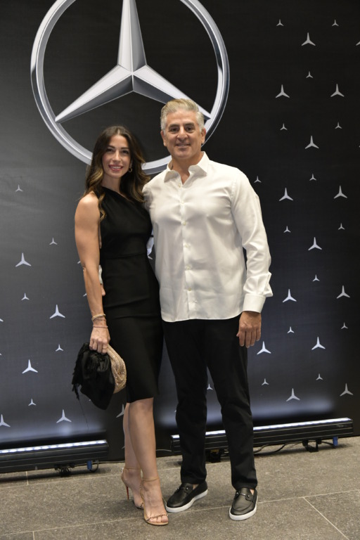 Autozama reinaugura su showroom con elegancia y visión de futuro 1 Leonor Basha y Jean Pierre Basha JPG