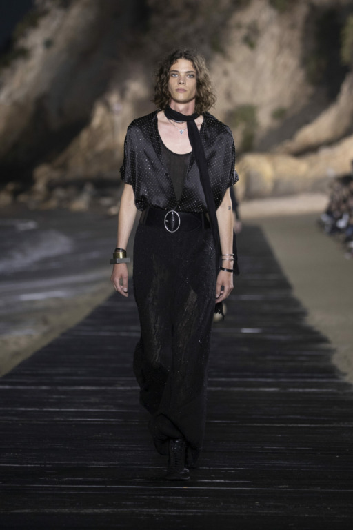 Las experiencias inmersivas : las grandes pasarelas del mundo de la moda 9 SAINT LAURENT SS20 HERO 1