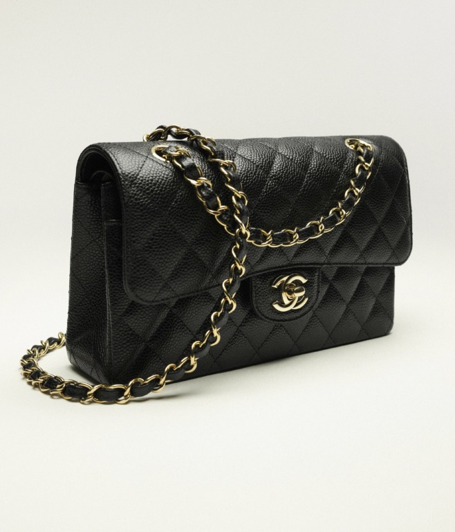 Chanel Classic Flap 3 ezgif 2392d64b47975e
