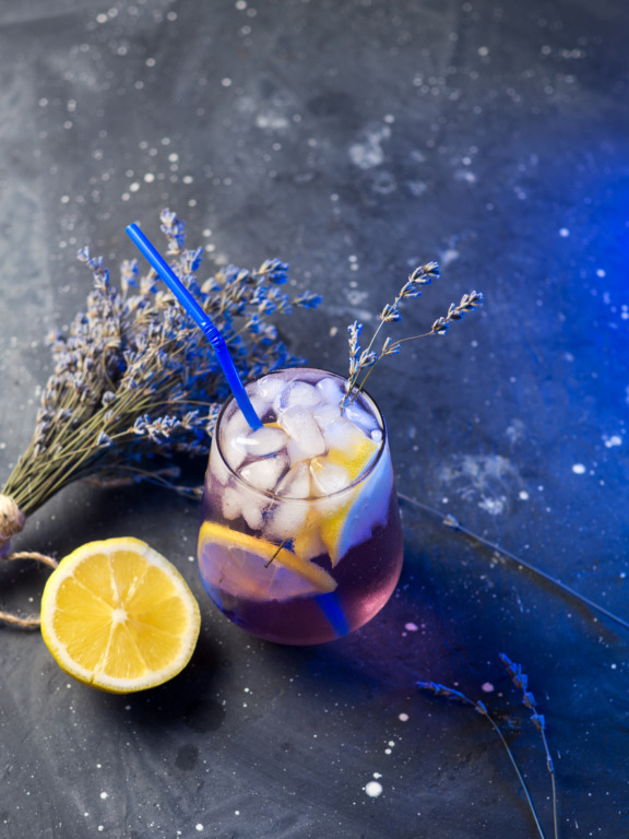 Lavender & Blueberry Lemonade: Una mezcla de Primavera y Verano para mamá 1 iStock 1329516832