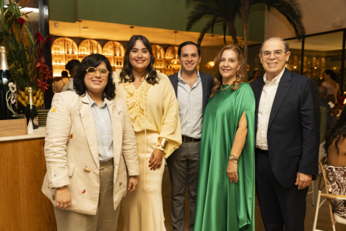 Foto principal 2 - María José Manrique, Miriana Cotes, Juan Miguel Manrique, María Cecilia Vives y Gustavo Manrique