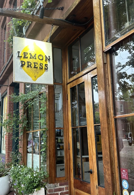 Nantucket 3 LEMON PRESS