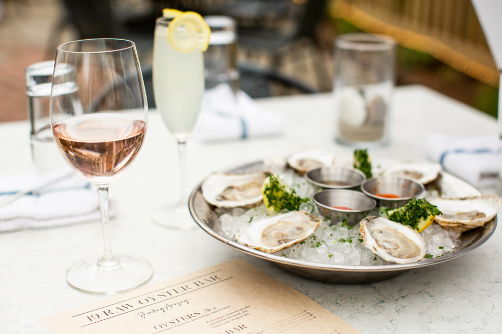 19 RAW OYSTER BAR ESA ÚLTIMA NOCHE EN MARTHA’S VINEYARD 3 Oysters 5