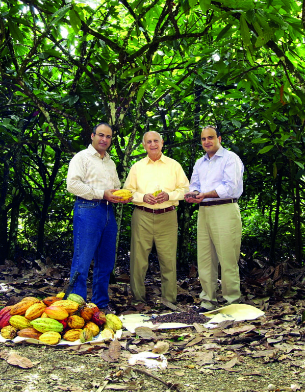 El sendero del cacao: Un legado familiar en el corazón del cacao Dominicano 1 El sendero del cacao
Familia Rizek