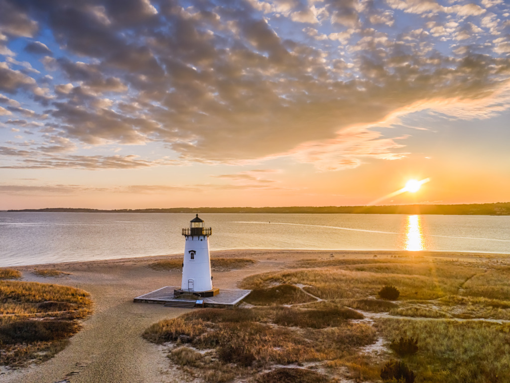 Martha’s Vineyard: El enorme poder de una pequeña comunidad 5 edgartown light january sunrise 1