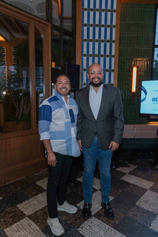 BlueMall Santo Domingo celebra a los padres con su nueva promoción “For Him From BlueMall” 9 AdrianJimenez VladimirLendof
