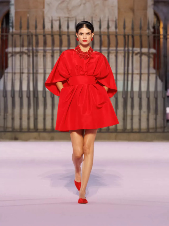 Vogue World: Hollywood entre trajes y vestuarios de la industria del cine 2 03 .1Carolina Herrera 1