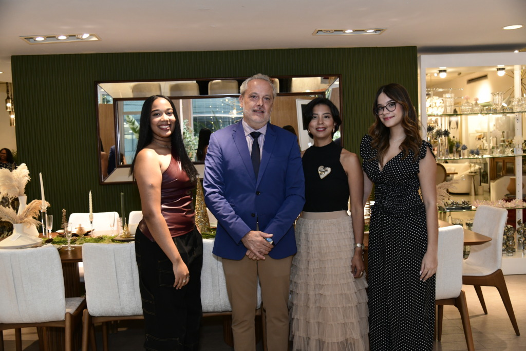 Arbaje Soni: La marca encuentra al diseño 5 Arbaje Soni - Analli Loraine José Medrano, Xavier Roselló, Laura Arallano y Shayla de los Santos