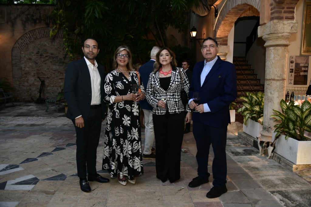 Celebración del cine y la lengua italiana en santo domingo: un viaje cultural desde Cerdeña 1 Sergio Hernandez, Rebeca Lagares, Patricia Gutierrez de Michelen y Gamal Michelen