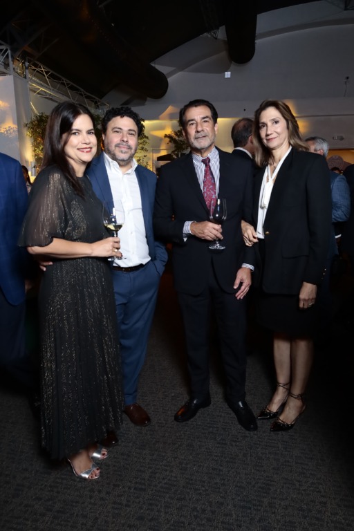Farmacias Los Hidalgos celebra sus 50 años de compromiso con la Salud y la Vida 3 1473 Zedmara de Thomas Keith Thomas Alejandro Ruiz y Cynthia Leon de Ruiz