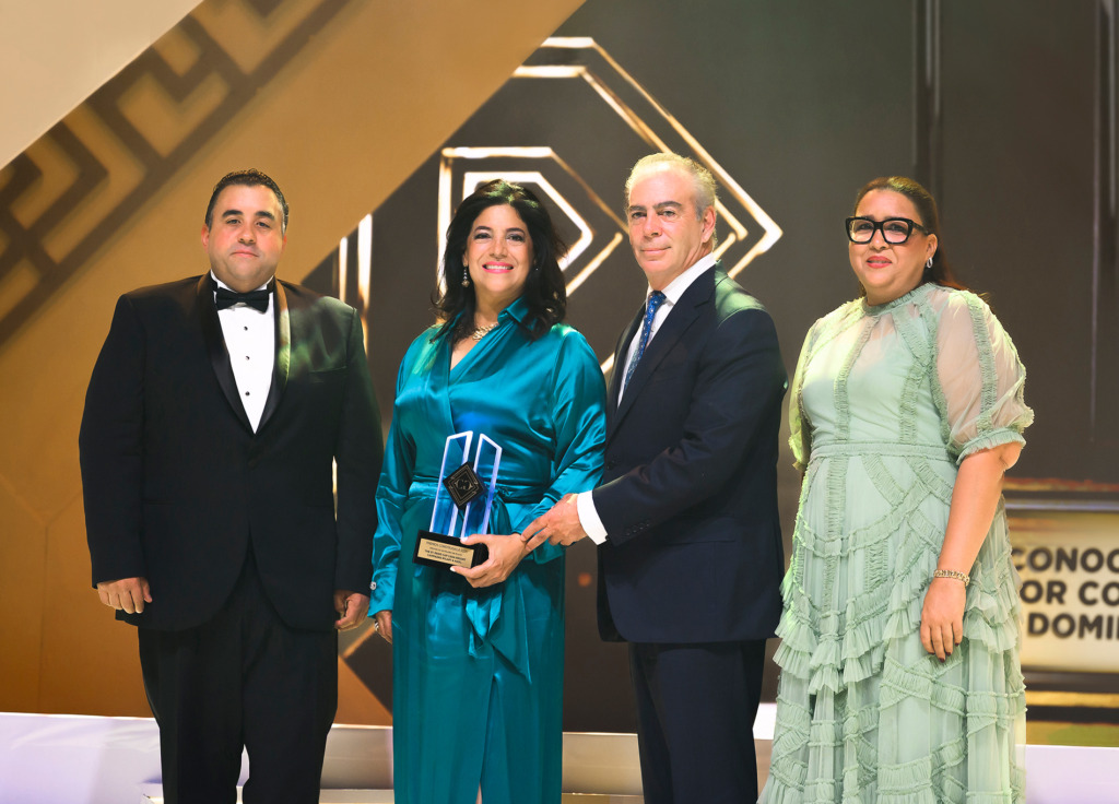 Celebran Premios ConstruGala 2025 3 3. Jose C. Lopez. Alexandra Guzman Dino Campagna y Carmen Lopez 1