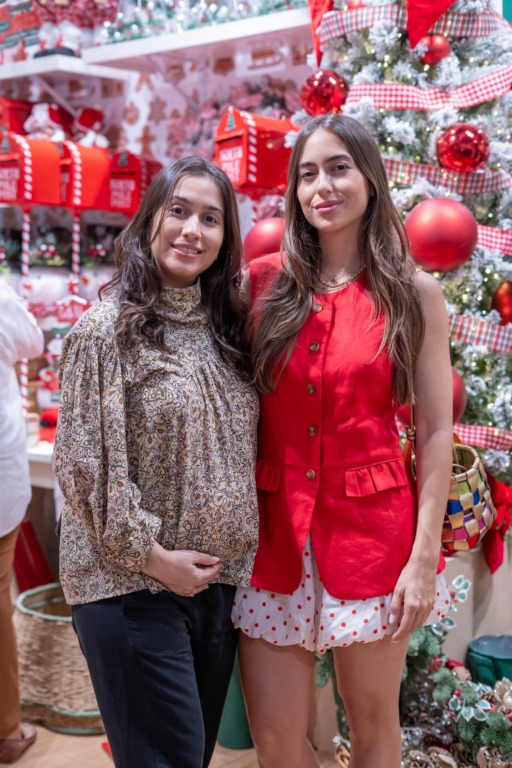 Casa Cuesta da la bienvenida a la temporada navideña 2025 4 3272 Mariella De Moya y Marcelle De Moya