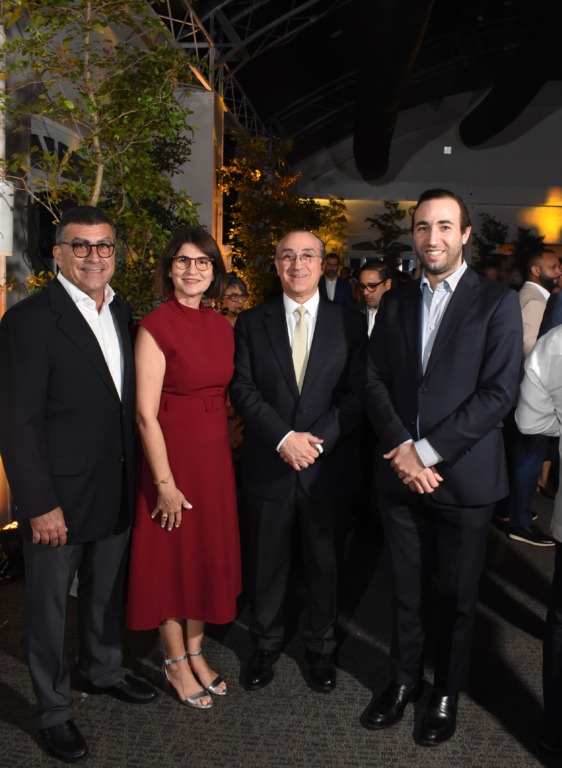 Farmacias Los Hidalgos celebra sus 50 años de compromiso con la Salud y la Vida 1 6201 Juan Sanoja Mercedes Ramos de Sanoja Mario Lama y Mario Lama Bermudez