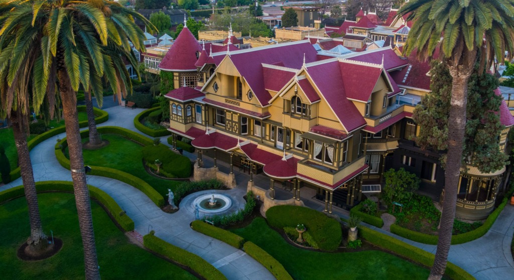 Casas que cuentan historias: El Encanto eterno de hogares con alma 5 Casa Winchester