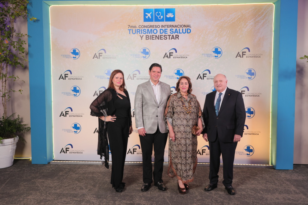 7.º Congreso Internacional de Turismo de Salud y Bienestar consolida a República Dominicana como líder regional y destino #19 del mundo 4 FOTO 12 Annya Del Toro Luis Del Toro Ivelisse de Del Toro y Rafael Del Toro